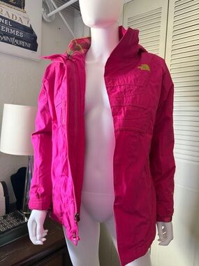 The northface Pink Puffer Jacket with Hood FULL Zip snow rain size Xl GIRL